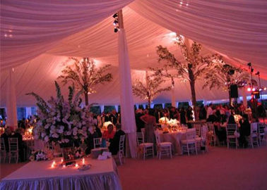 โครงสร้างอลูมิเนียมกันไฟไหม้ 25x40 เมตรงานแต่งงานสีขาวงานเลี้ยงสังสรรค์กลางแจ้ง