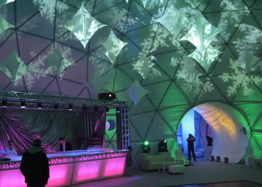 ที่จอดรถหิมะขนาดใหญ่ที่พักพิงรอบ Big Geodesic Dome Tent สำหรับกิจกรรมงานแต่งงาน